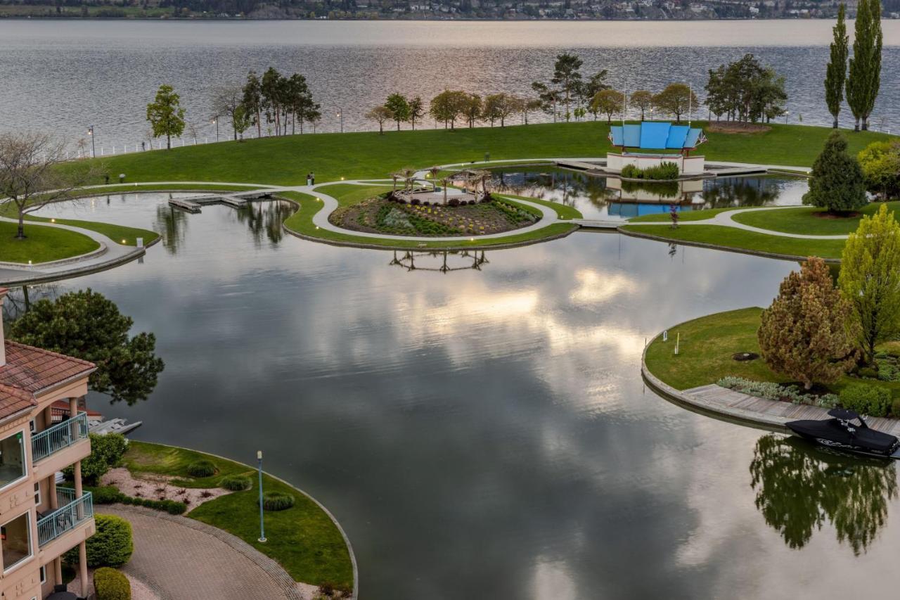 Delta Hotels By Marriott Grand Okanagan Resort Kelowna Exterior photo